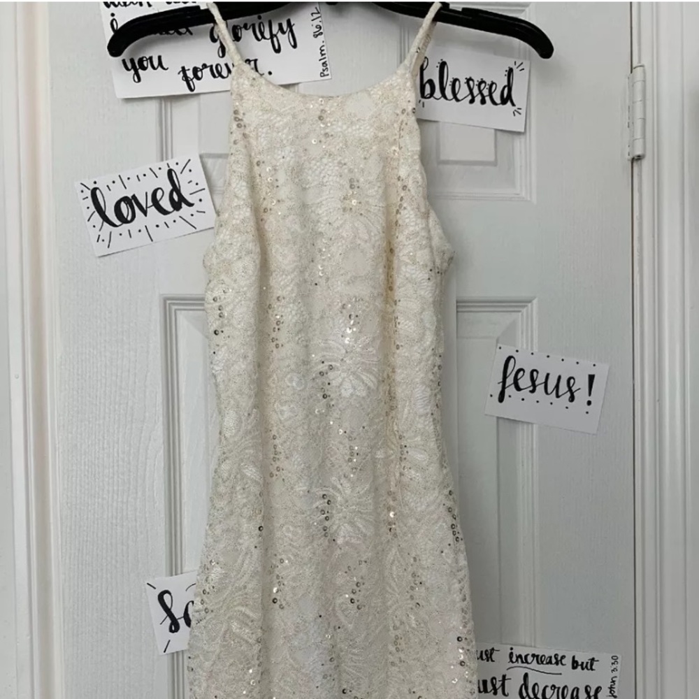 White and Gold Size 1 Homecoming Dress